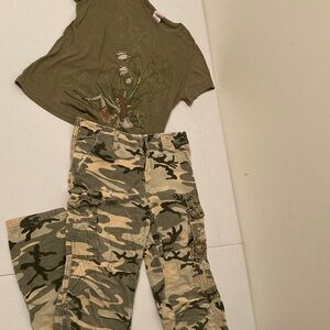 Girls Green Graphic Tee and Camouflage Pants